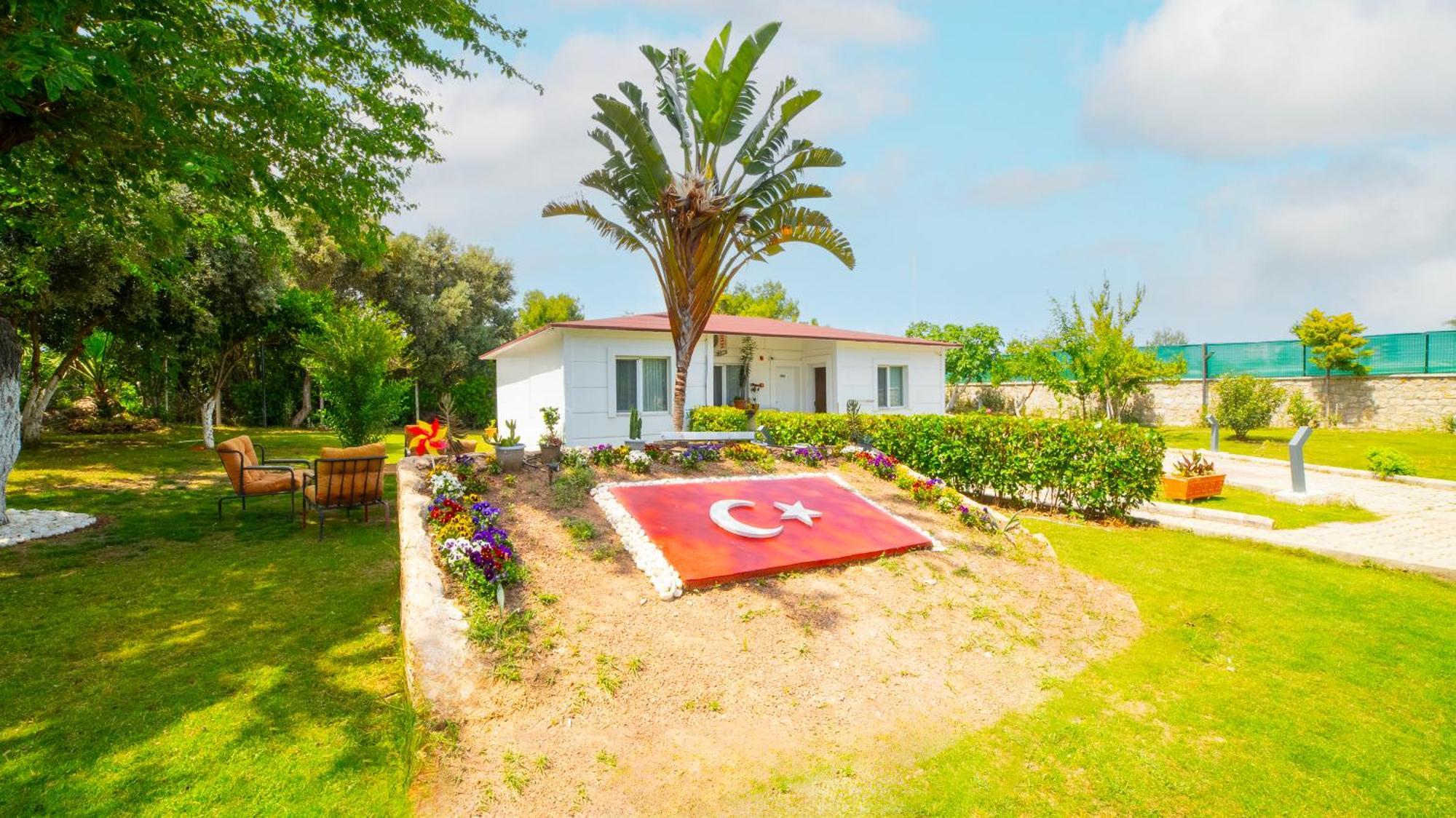 La Cactus Boutique Bed & Breakfast